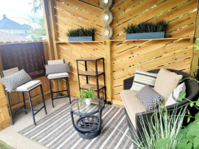Joyful Bright1-BR , Fenced Pet Friendly Yard With Garage
